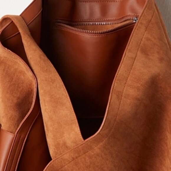 New Free People Blair Reversible Vegan Suede Tote Bag in Camel - Picture 4 of 5